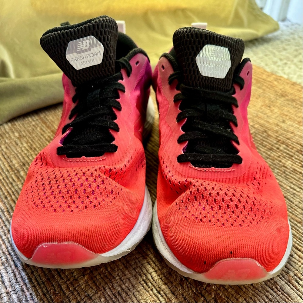 New Balance Fresh Foam Arishi; Wms 10; Ombré Athletic Shoes! - Picture 3 of 8